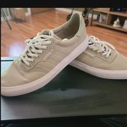 Men's Adidas  Size 9 1/2