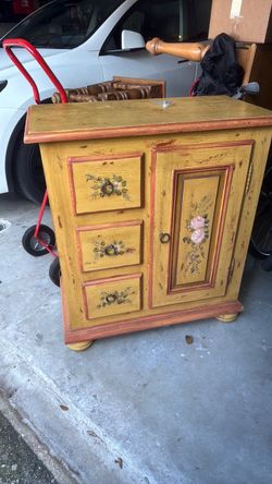 Beautiful kitchen side board storage cabinet