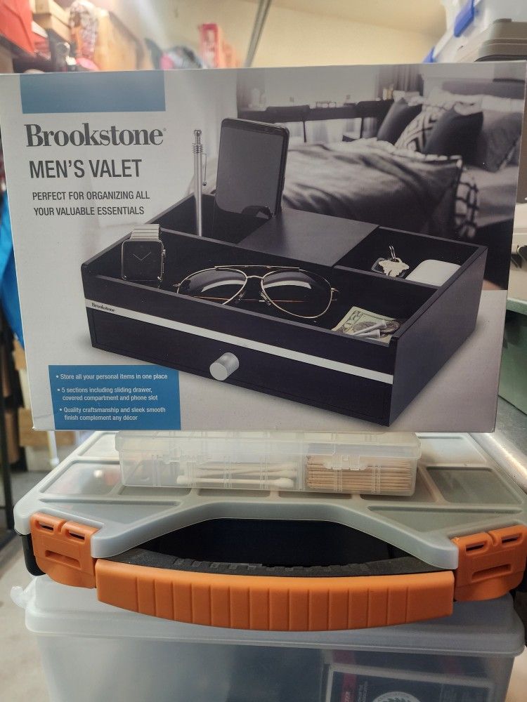 Brookstone Men's Valet