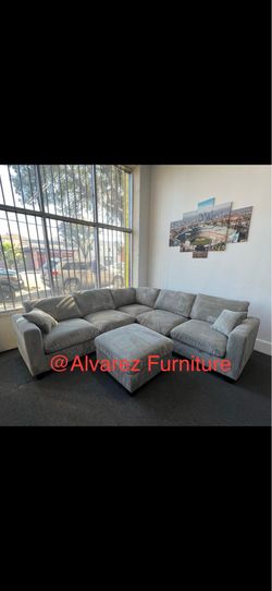 Sectional sofa with ottoman
