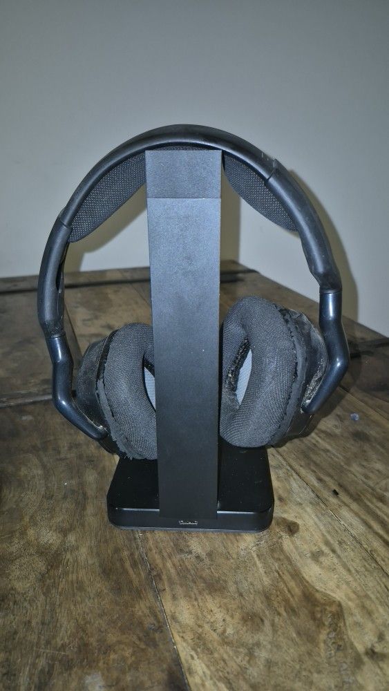 Corsair VOID RGB ELITE Wireless Gaming Headset.