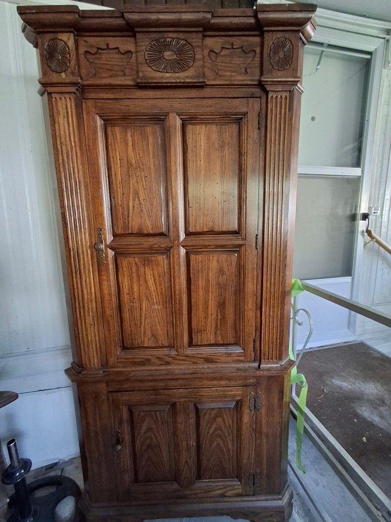 Corner Hutch Cabinet