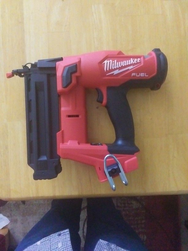 Milwaukee Fuel 18 Gauge Brad Nailer