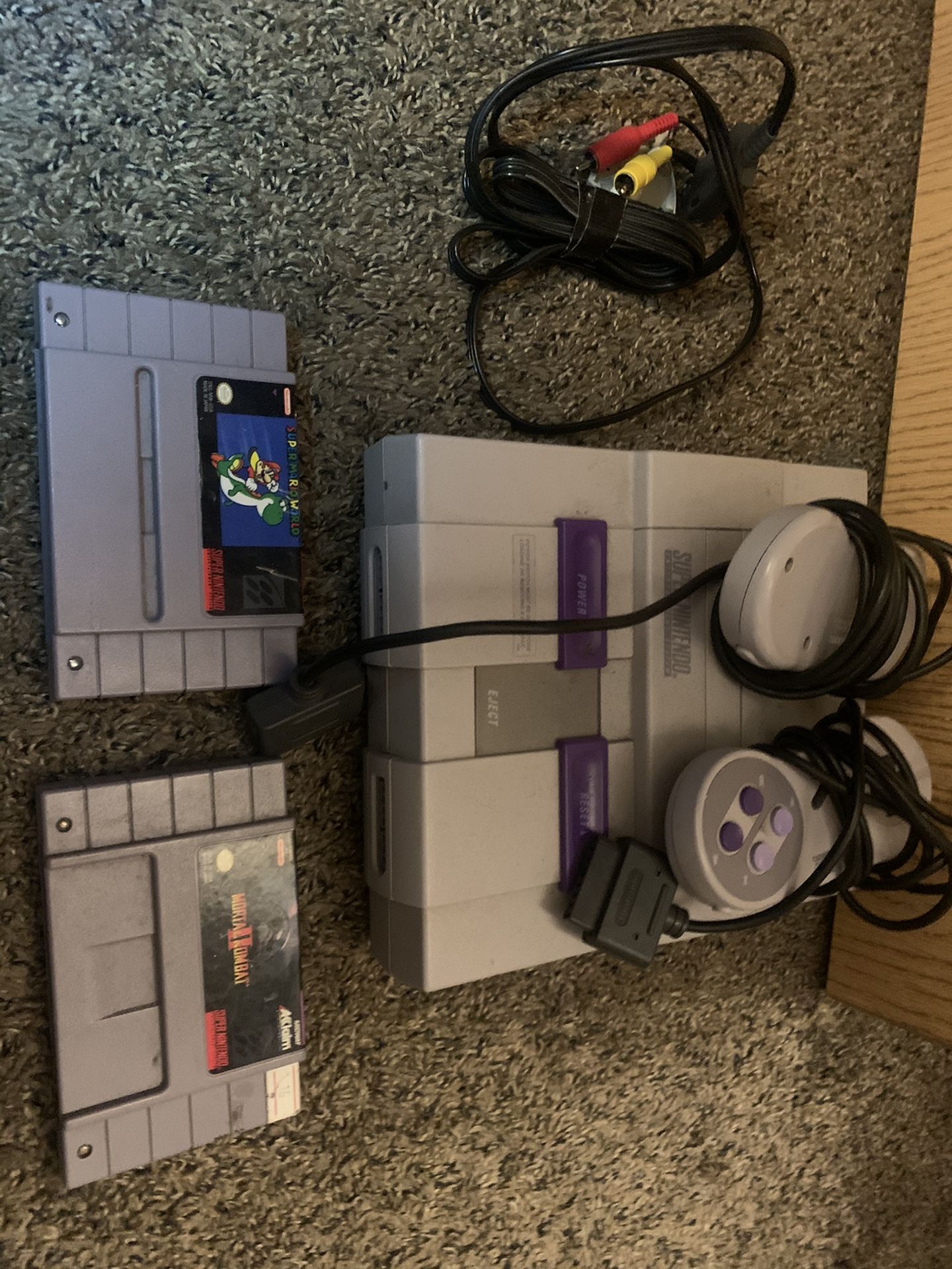 Super Nintendo Works Great With 2 Games , 2 Controllers , Make Me An Offer