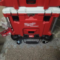Brand New Milwaukee Packout Xl Cooler $225 Firm. Pickup In Oakdale 