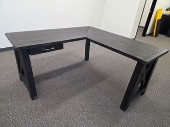 🖥️ L-Shaped Office Desk – $50 🖥️