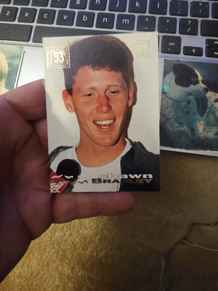 Shawn Bradley Basketball Card