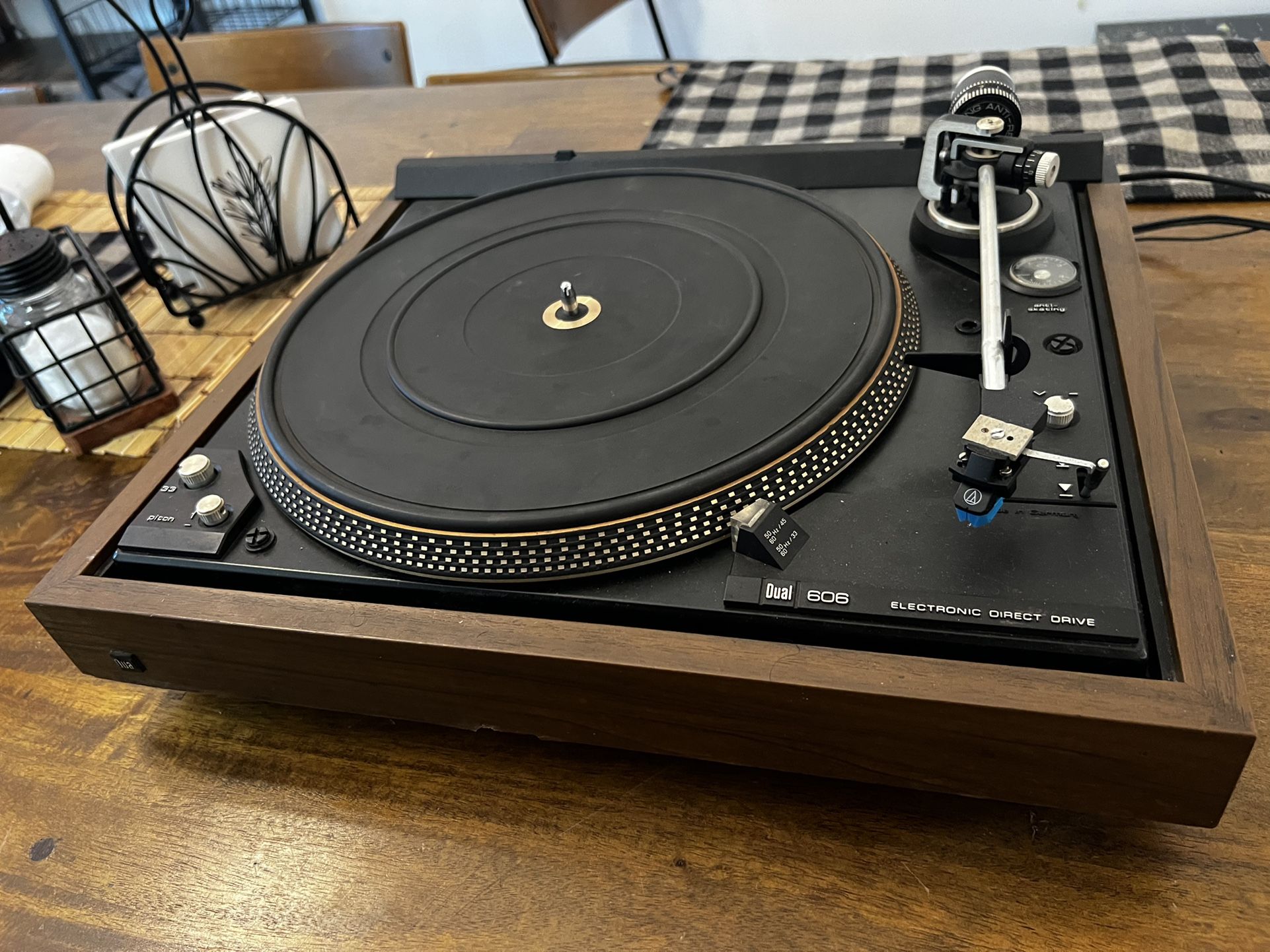 Vintage Dual Turntable CS 606