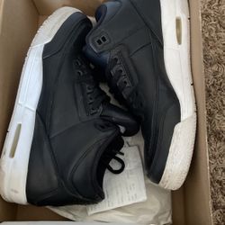 Black and white jordan 3, 6Y youth