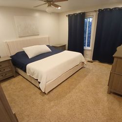 4pc real wood bedroom  set