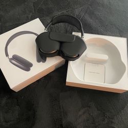 Black Apple AirPods Max Headphones (W/ Smart Case)