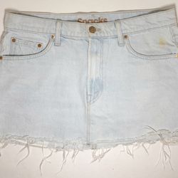 “Snacks” The Fun Dip Micro Cut Skirt by Mother Denim - Light Wash 32” Mini Skirt