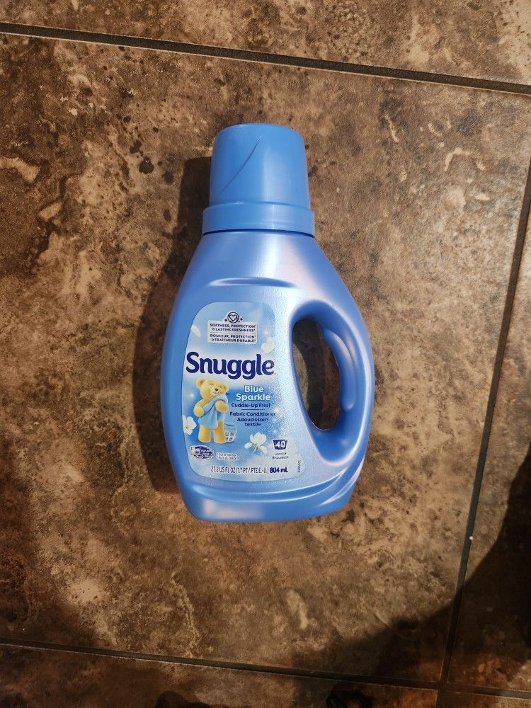 Snuggle Blue Sparkle Scent Fabric Softener 40 Loads 27.2 Fl Oz