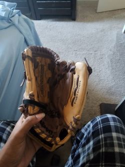 Wilson baseball glove