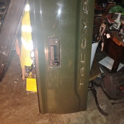 Tacoma Tail Gate