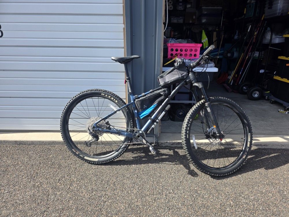 Giant Fathom 2