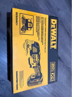 DEWALT DCS356C1 20V XR Brushless 3-Speed Oscillating Multi-Tool Kit