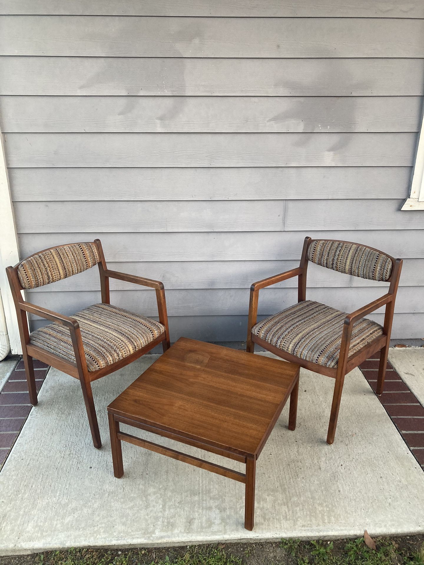 Mid Century Table Chairs