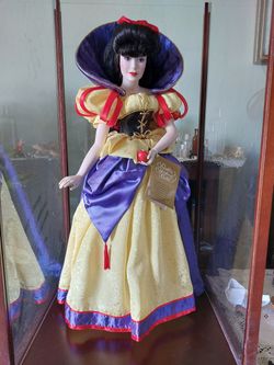 Snow White: 19" Porcelain Franklin Mint Doll