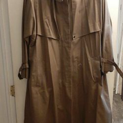 Womans All Weather Rain Coat(London FOG)  BRAND NEW Never Worn) I