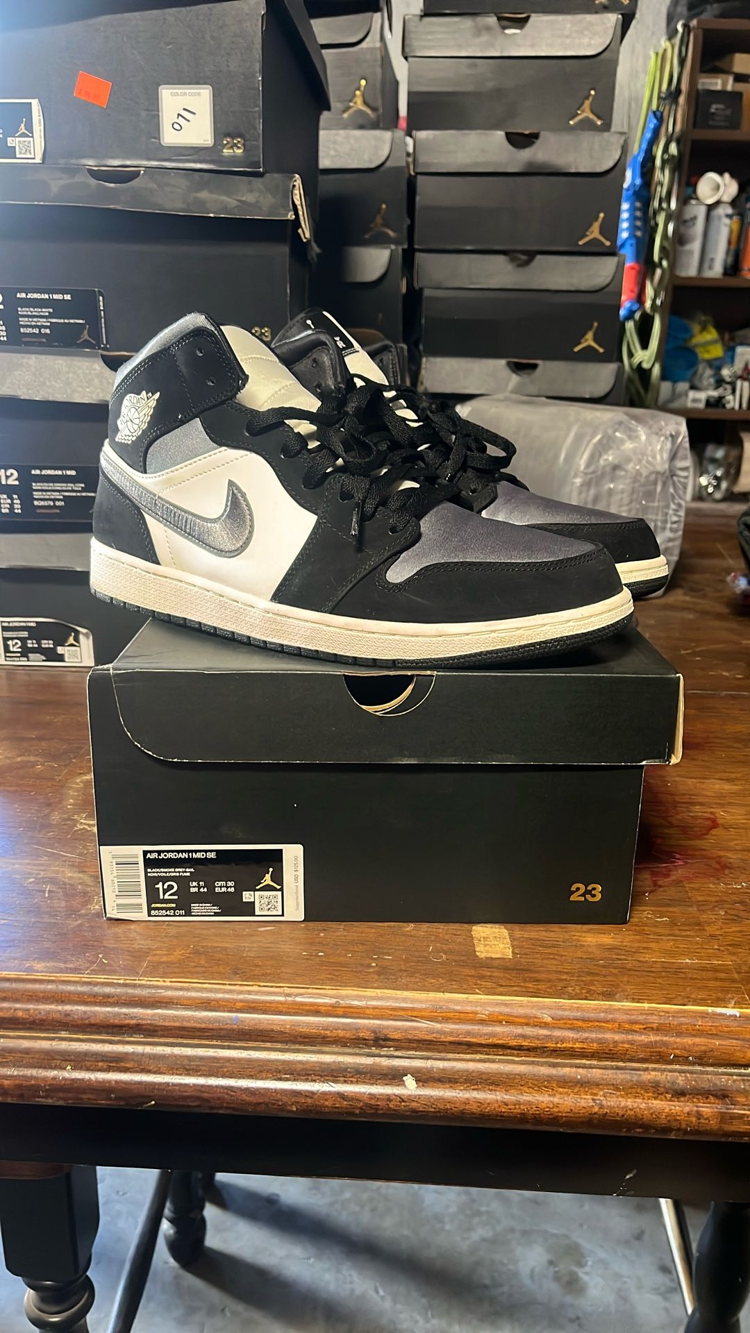Jordan 1 Mid