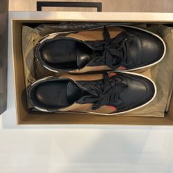 Burberry shoes 