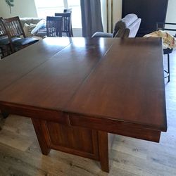 Nice Dining Table  8 Chairs  Semi  New 