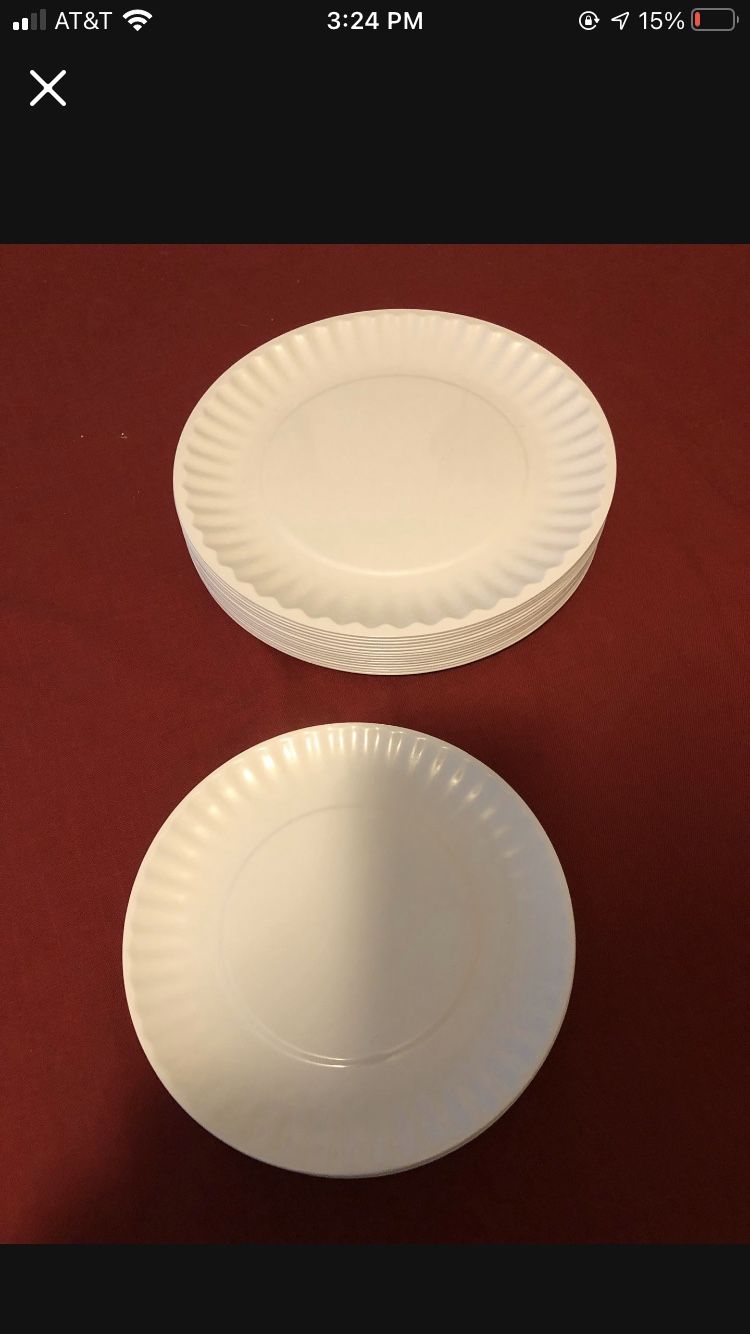 28 Piece Dishwasher Safe Plastic Plate And Saucer Set.