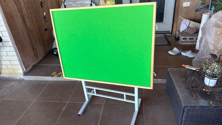 Puzzle Easel