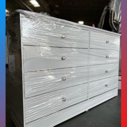 8 drawers dresser / Eight drawers dresser
