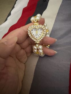 Ladies Fashion Pearl heart ❤️ wrist watch