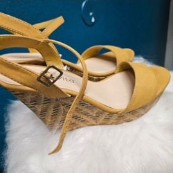 Women High Wedges Size 7
