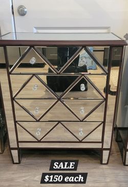 Night stand in Mohagany
