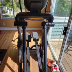 NordicTrack FreeStride Trainer FS7i – Lightly Used