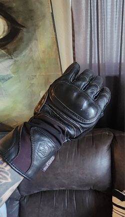 Motorcycle gloves