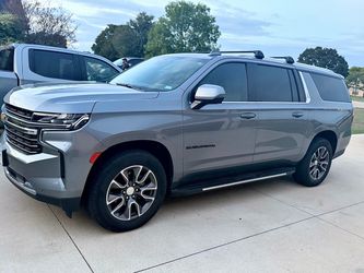 2022 Chevy Suburban LT w/ Luxury&Tow