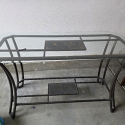 Table For pictures 