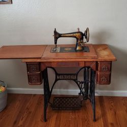 Singer Sewing Machine