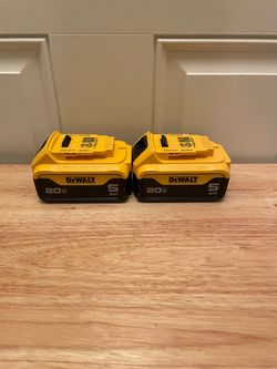 New Dewalt batteries 20V 5AH $65 Each Cada Una