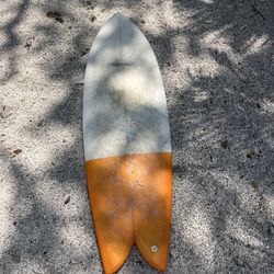 5’6 FISH SURFBOARD