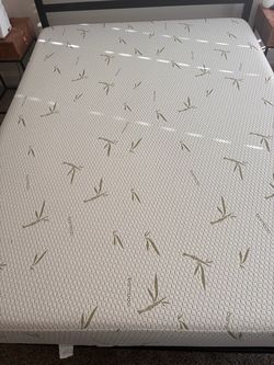 Queen Mattress like new