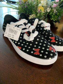 Minnie Mouse shoes
