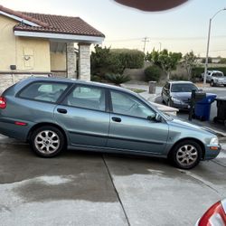 2002 Volvo V40
