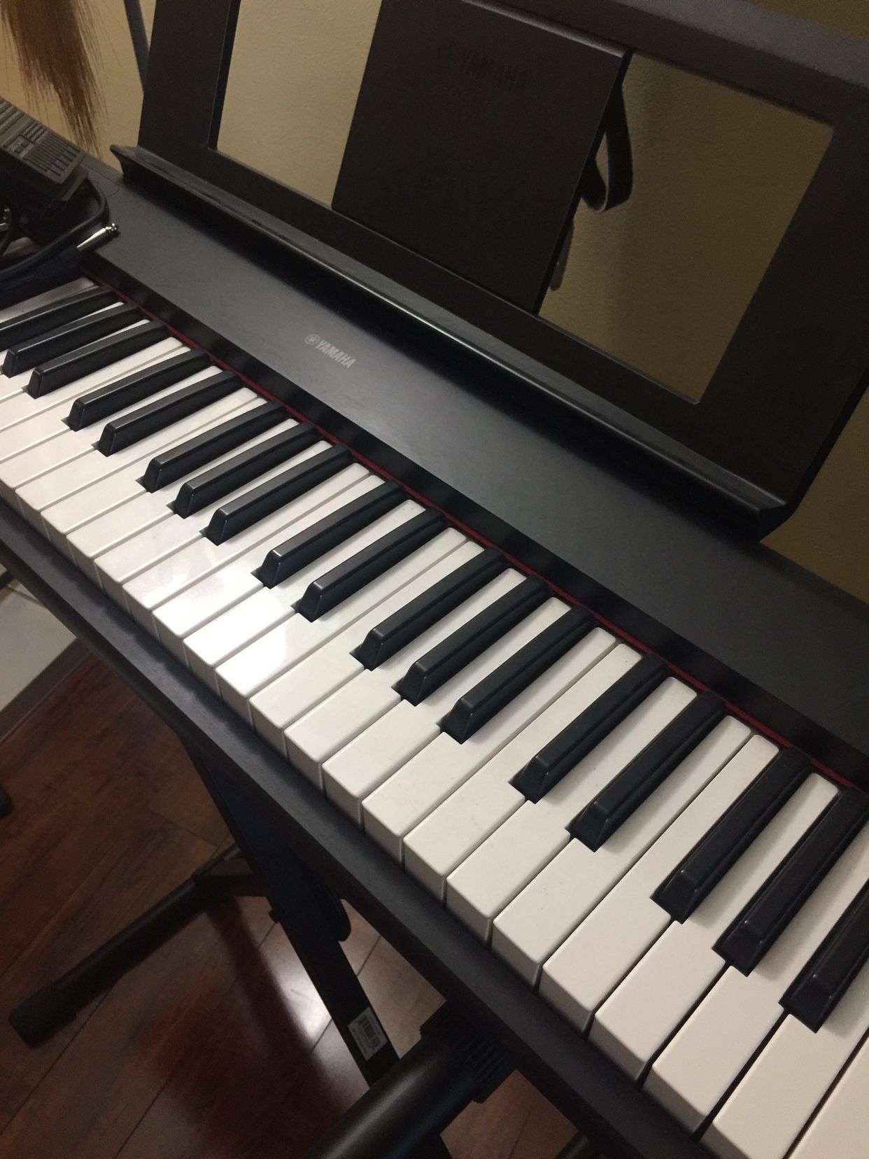 Yamaha Keyboard with Adjustable Stand