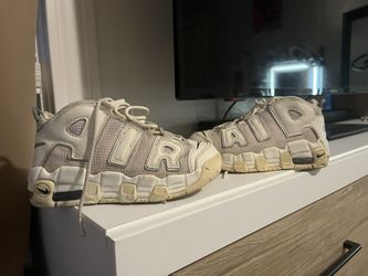size 4 nike uptempo 10$