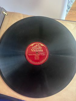 12-inch shellac 78 RPM record from the Victor Talking Machine Company featuring Italian baritone Titta Ruffo.
