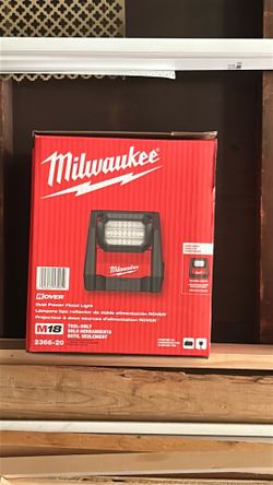 Milwaukee 2366-20 rover light