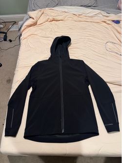 Lululemon men’s cross chill coat
