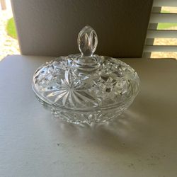 Vintage 1960’s Anchor Hocking covered candy Glass Bowl with lid, 7.25” diameter.