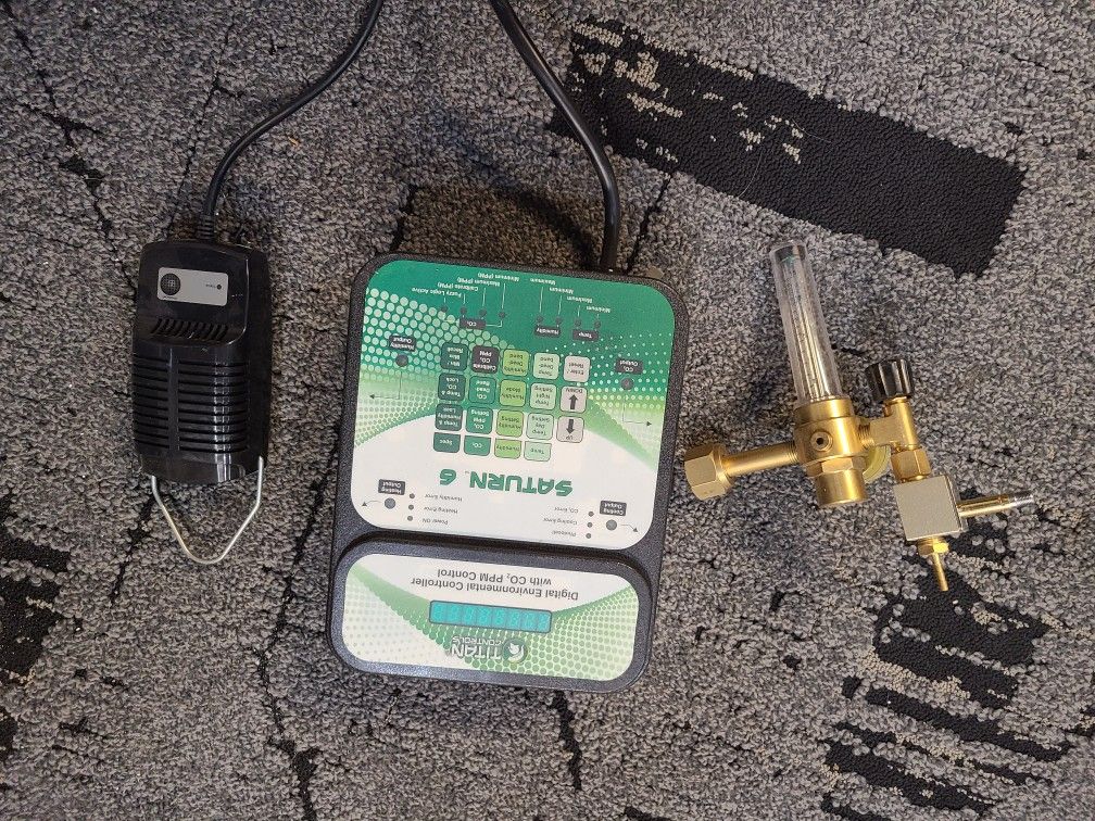 Titan Saturn 6 Grow Room/tent Controller